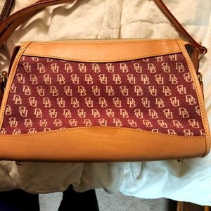 Dooney and bourke purse